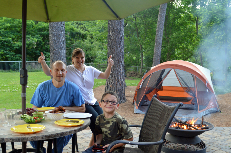 famille au camping frontière Espagne France